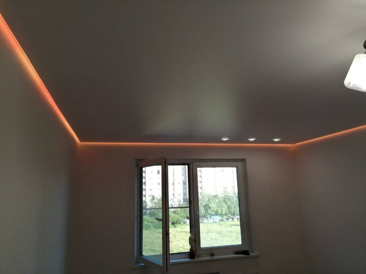 Парящий потолок: натяжной потолок с подсветкой, из гипсокартона, монтаж профиля парящего потолка по периметру, как делать летящий потолок