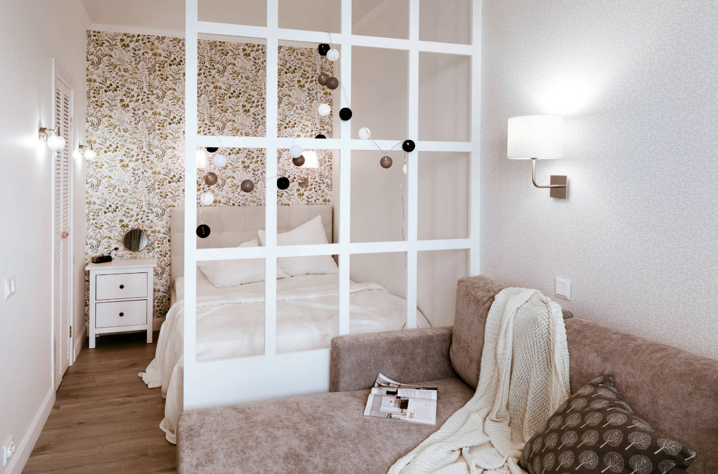 Перегородки для зонирования пространства в комнате – раздвижные, стеклянные, декоративные и деревянные, а также фото