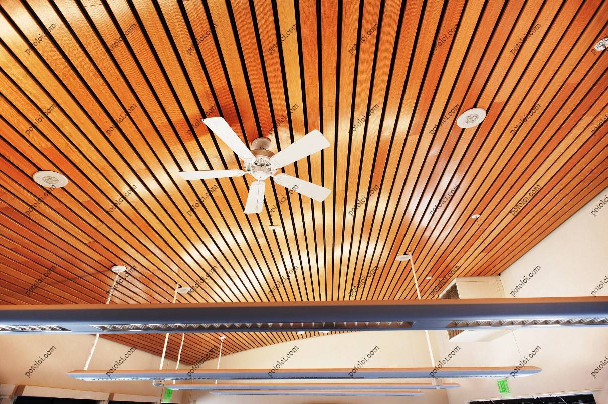 Как сделать потолок из пластиковых панелей своими руками?