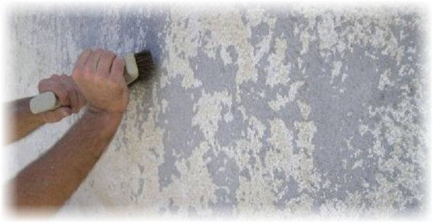 Как подготовить побеленные стены к поклейке обоев: можно ли клеить на обработанные известью или гашенной побелкой стены, рекомендации, как правильно подготовить поверхность