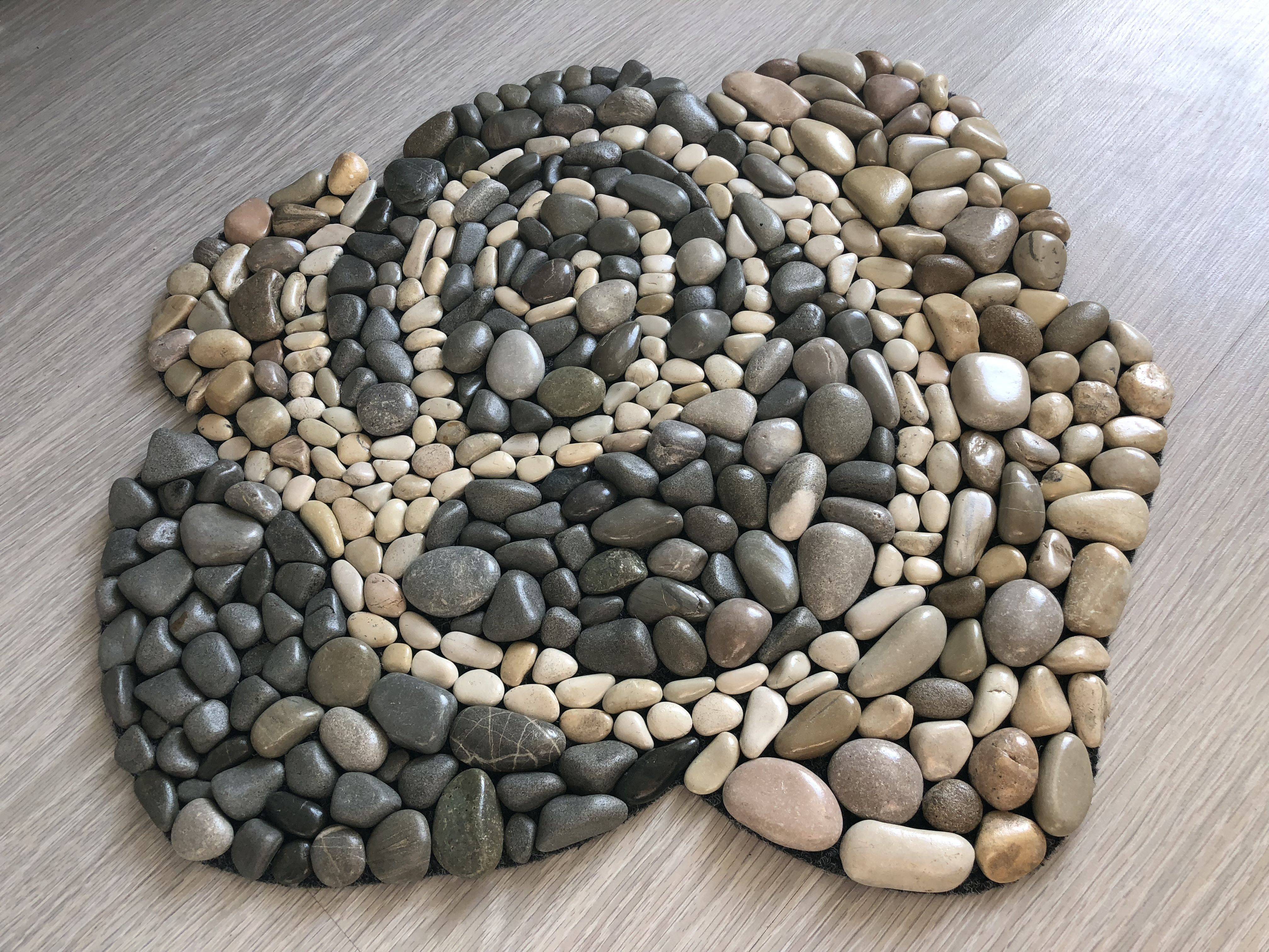 Декоративный камень в интерьере прихожей: несколько интересных вариантов