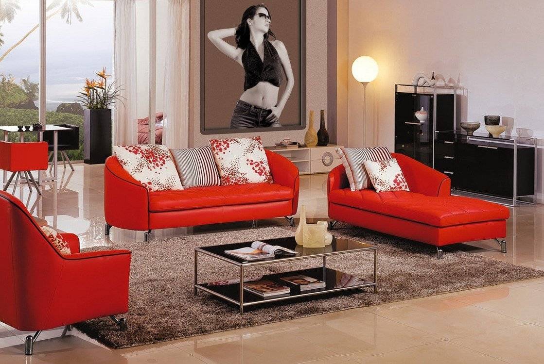 Красный диван в интерьере гостиной — 50 фото примеров