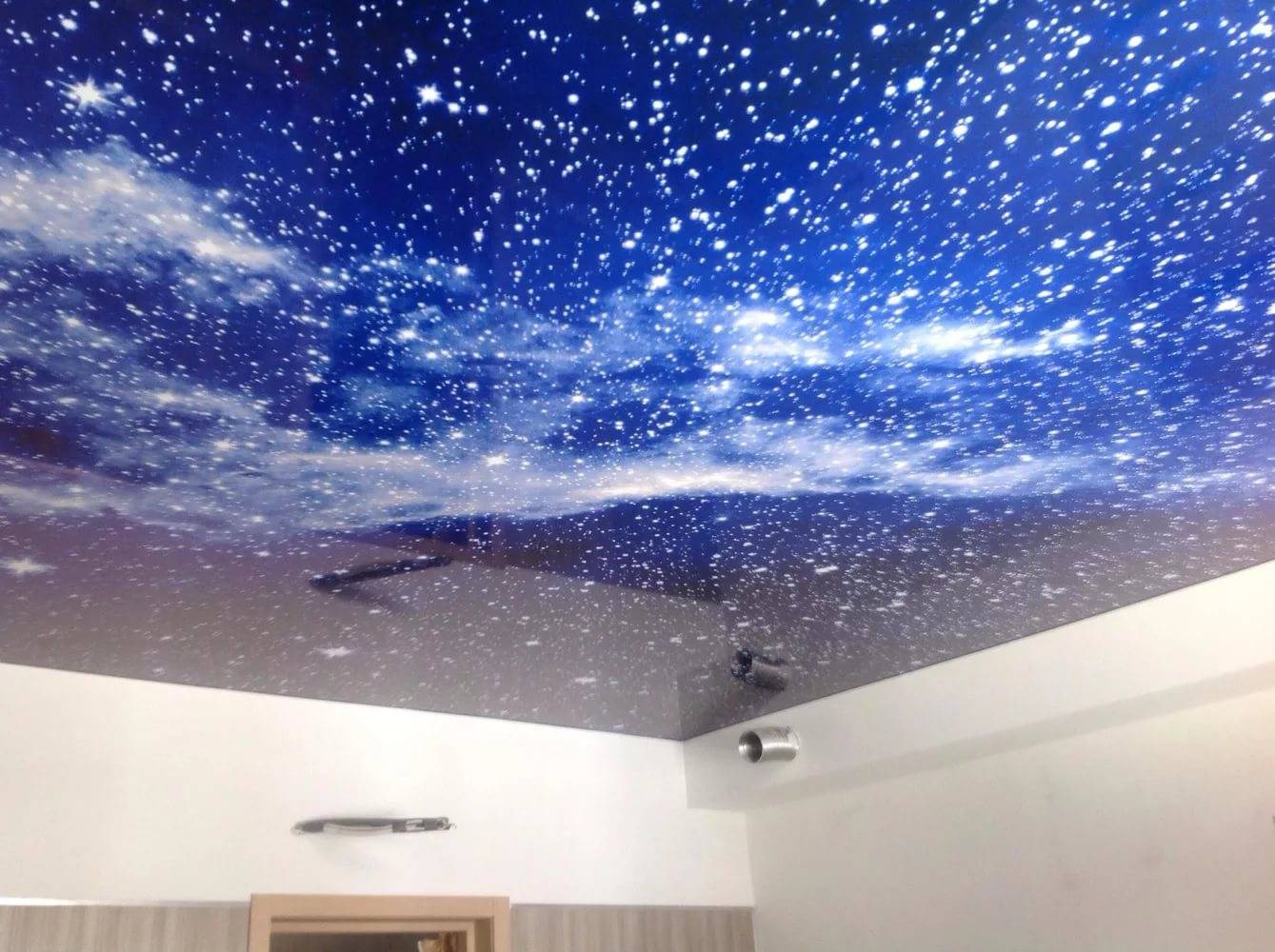 Потолки «звёздное небо»: фото, особенности, этапы создания