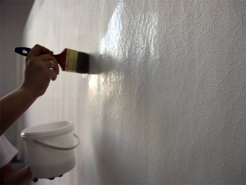 Как покрасить потолок водоэмульсионной краской по побелке