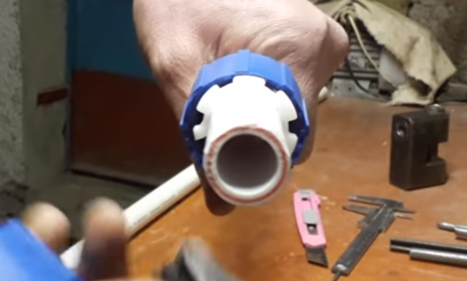 Как соединить пластиковые трубы без пайки с применением фитингов, муфт, фланцев или клея