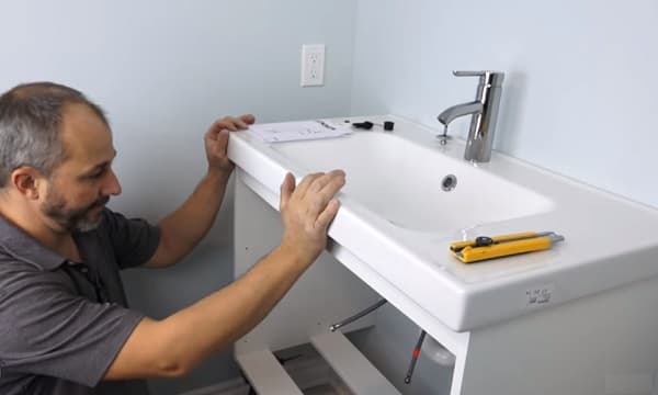 Как установить раковину с пьедесталом в ванной качественно собственноручно