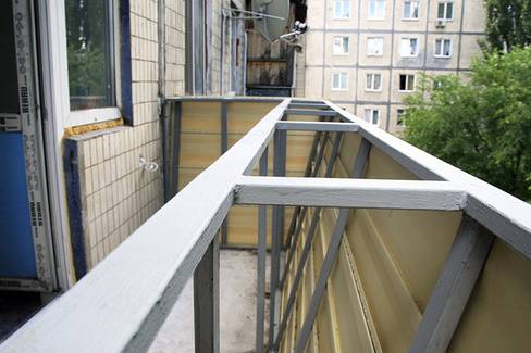 Вынос балкона своими руками, как расширить лоджию за счет рамы и подоконника, конструкция выносного балкона