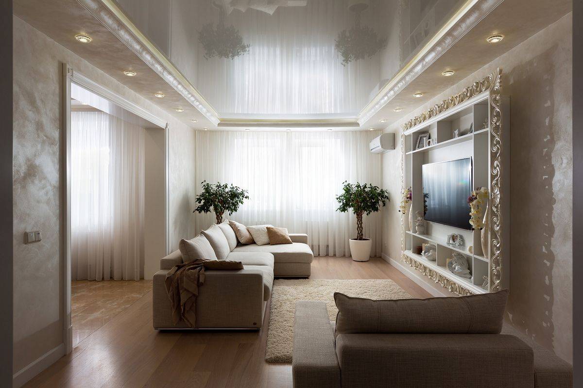 15 фото дизайна узкой и длинной гостиной: идеи интерьера длинной комнаты с окном и диваном