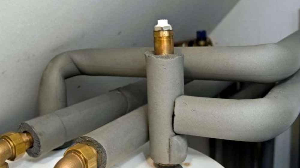 Трубы отопления в стене: можно ли прятать полипропиленовые или металлические трубы, как замуровать металлопластиковые, и можно ли утопить радиатор в стене?
