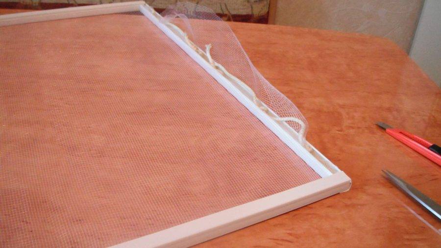 Инструкция по установке москитной сетки на различные виды окон (25 фото). как крепятся москитные сетки на пластиковые окна: советы, инструкция
