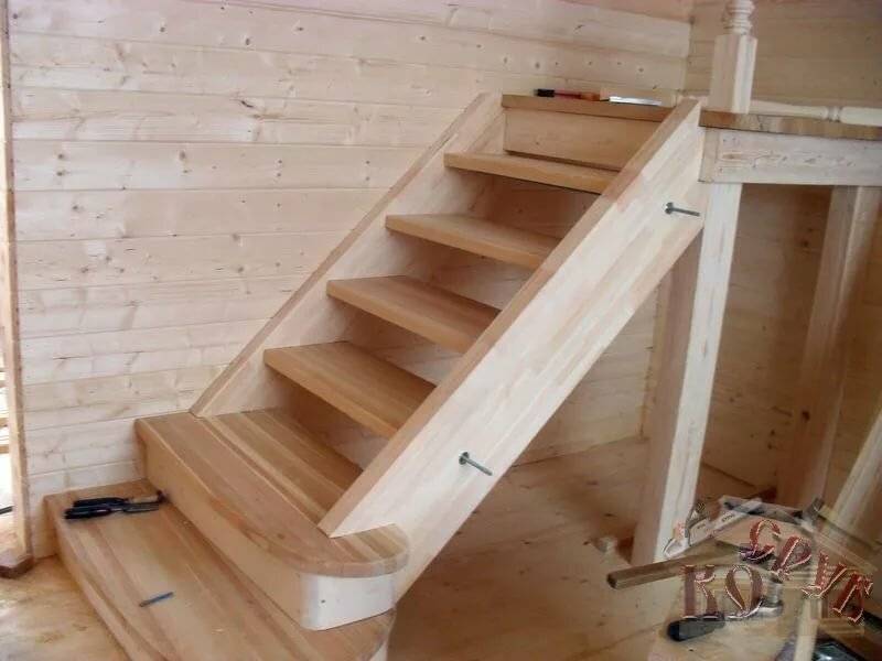 Дачные лестницы: разновидности, подбор материала. Расчет размера ступеней. Технология изготовления