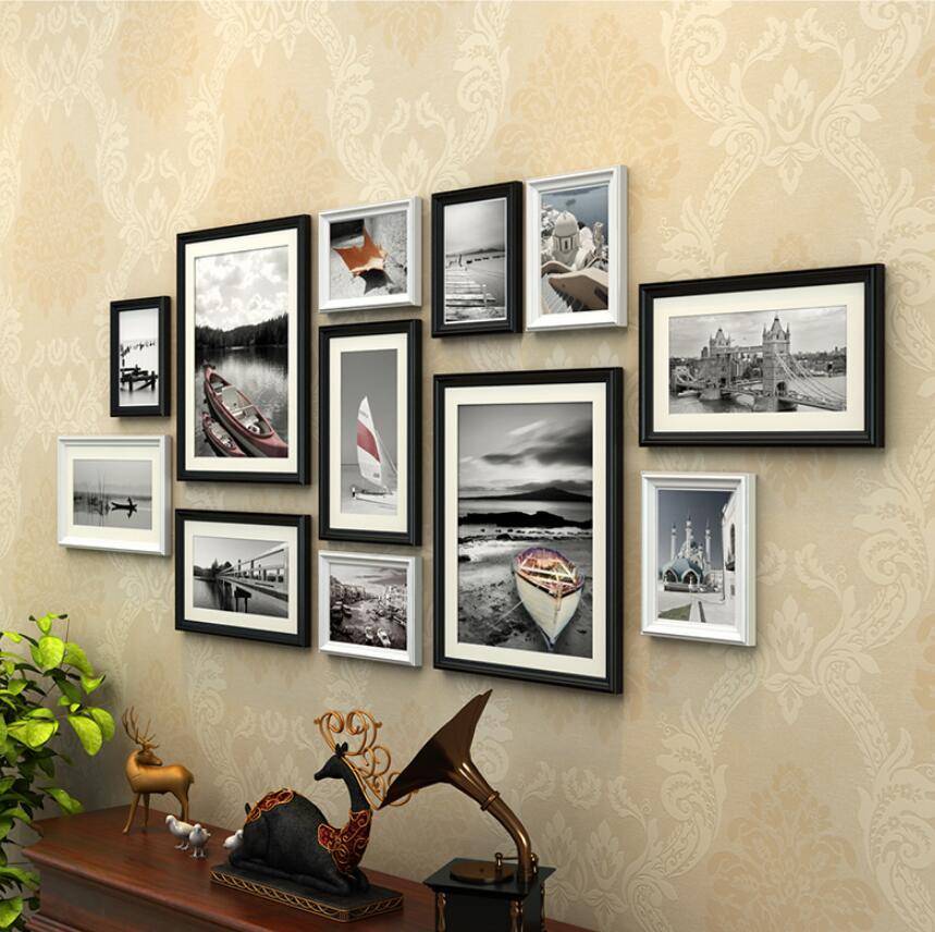 Оформление стены фотографиями в рамках: как повесить красиво на стене, расположение рамок разных размеров, композиция - фото