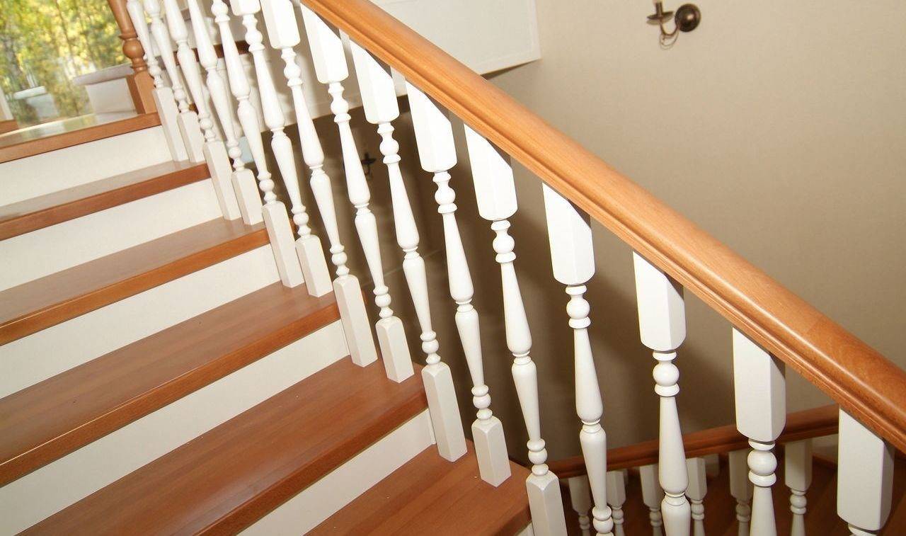 Как покрасить лестницу из сосны