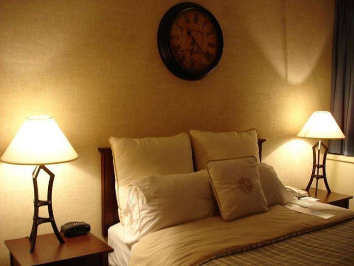 Настольные лампы для спальни - лучшие решения и варианты применения ламп