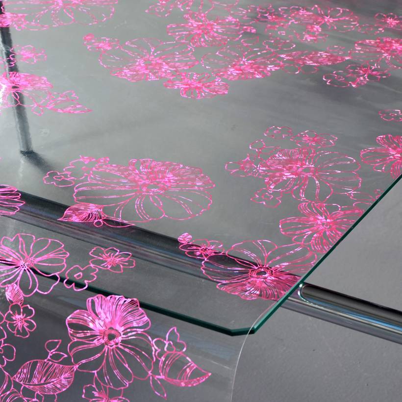 Прозрачная силиконовая пленка на стол - особенности, поклейка , производители