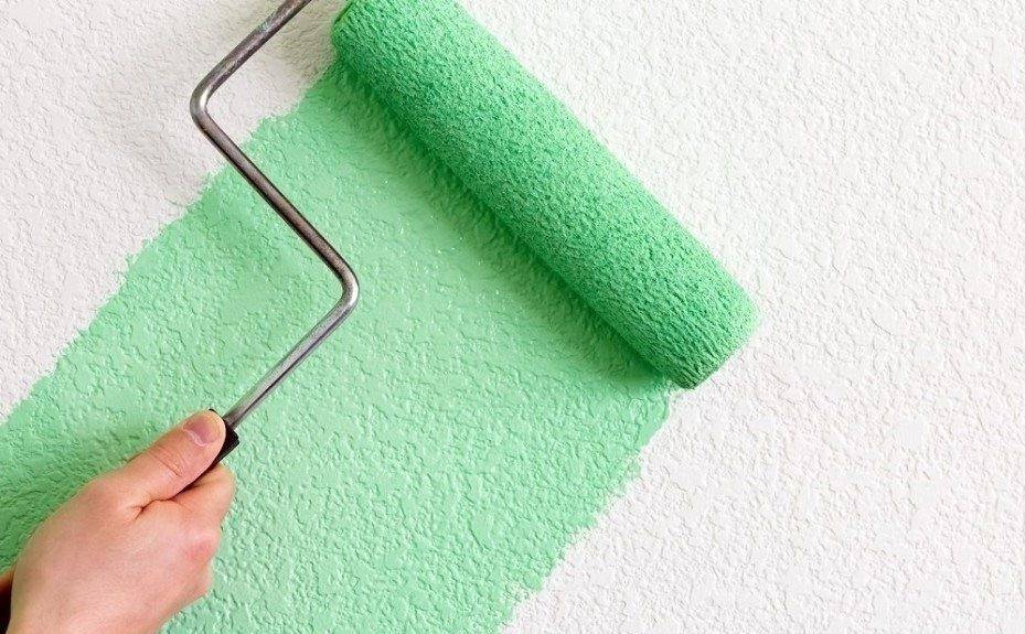 Как правильно красить стены валиком: инструкция для начинающих