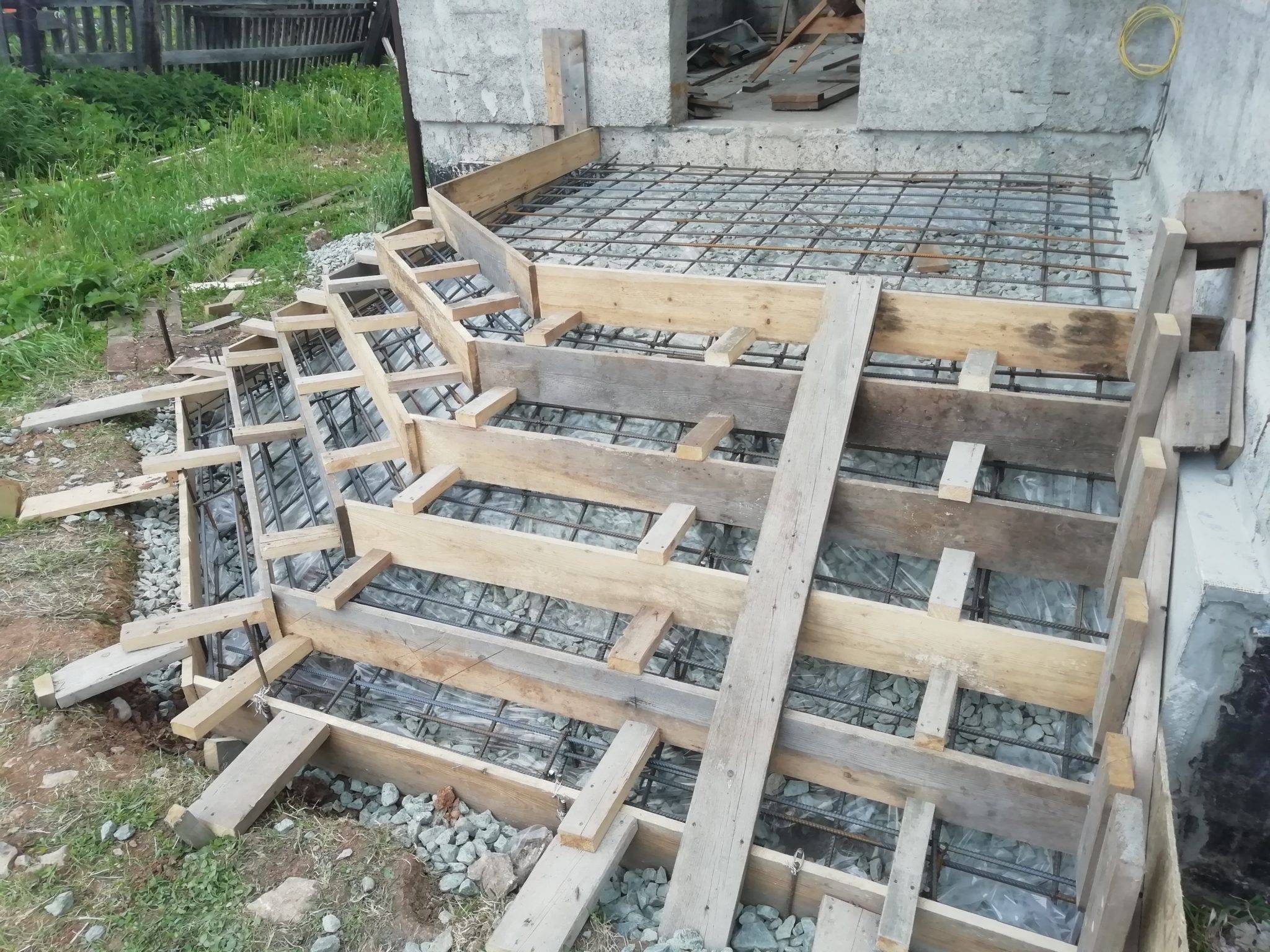 Крыльцо из бетона своими руками: пошаговая инструкция. крыльцо для частного дома :: syl.ru