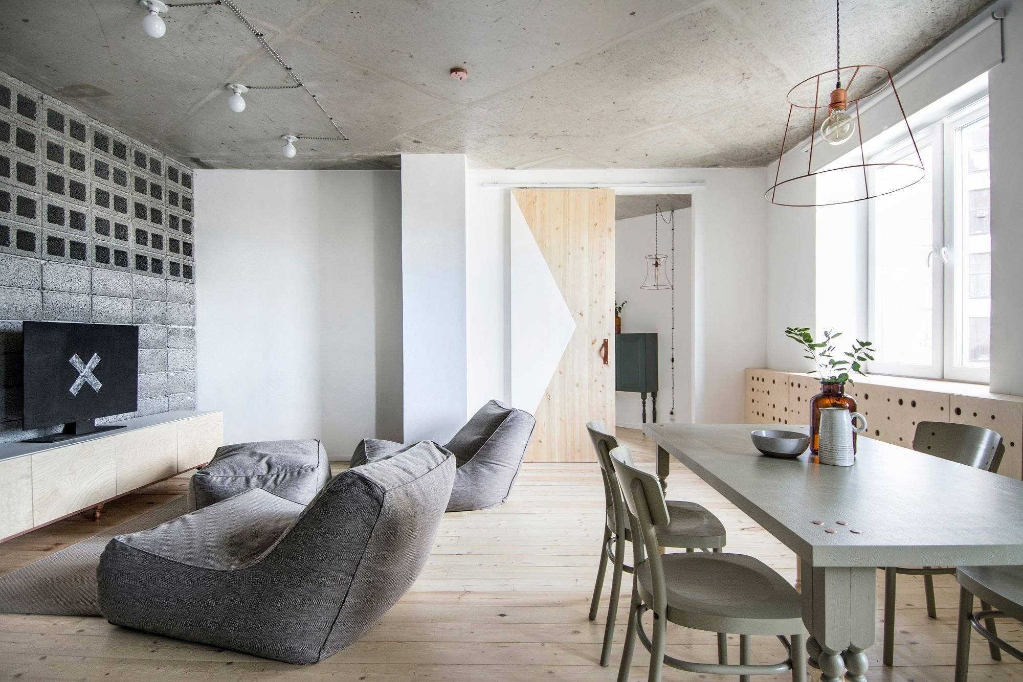 Лучшие идеи интерьера с бетонным потолком: 49 фото