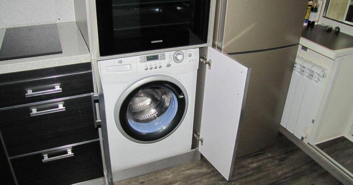 Куда и как поставить стиралку в маленькой квартире (фото)