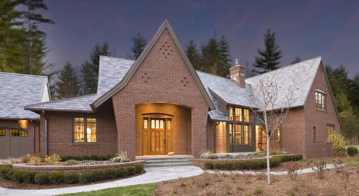Красивый кирпичный фасад – стандартная облицовка или способ оригинально оформить дом cнаружи