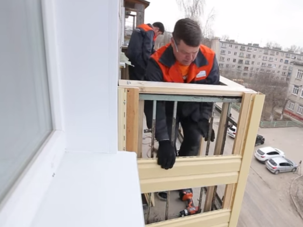 Как правильно и каким сайдингом обшить балкон снаружи