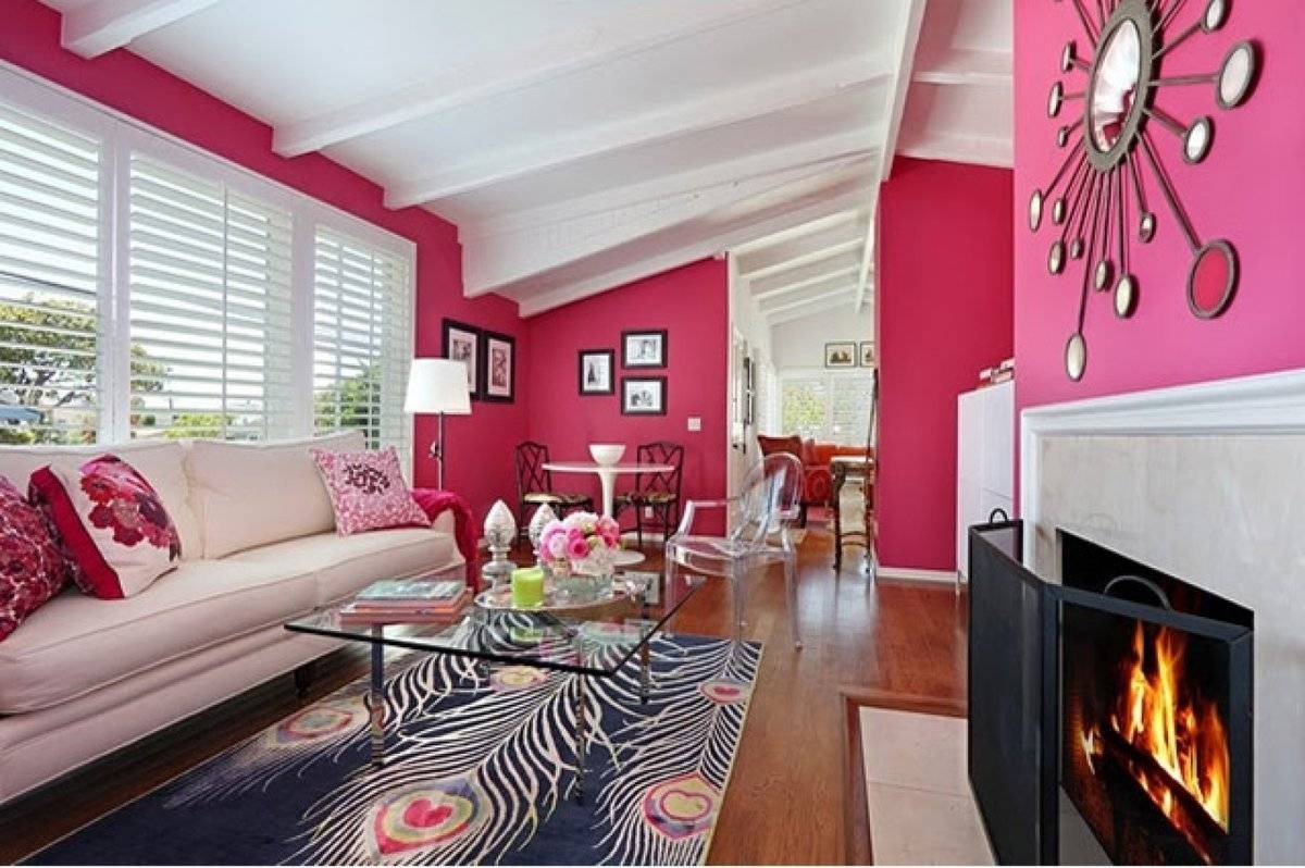 Особенности размещения розового дивана, сочетание с разными стилями