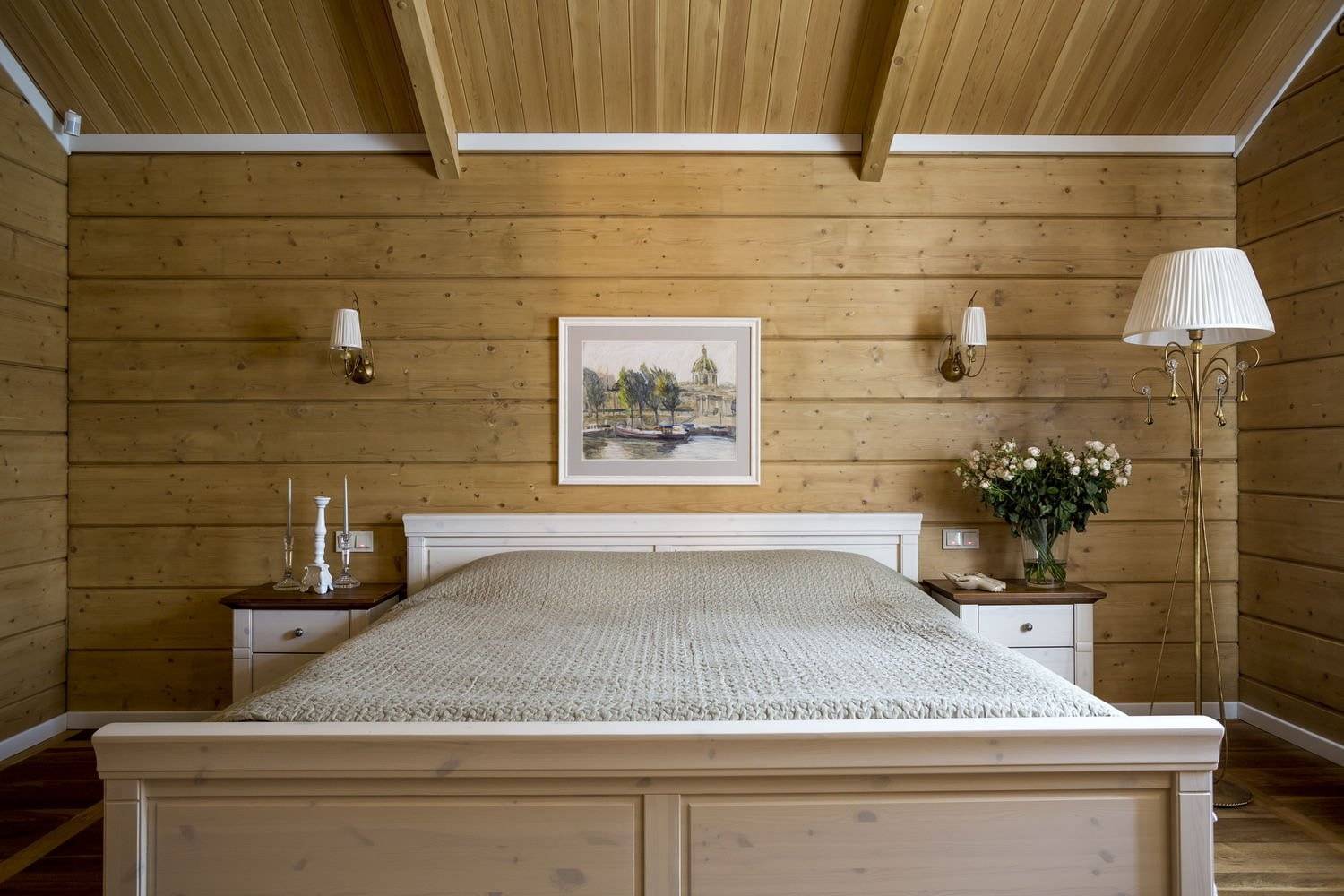 Дизайн спальни в деревянном доме - решения на фото