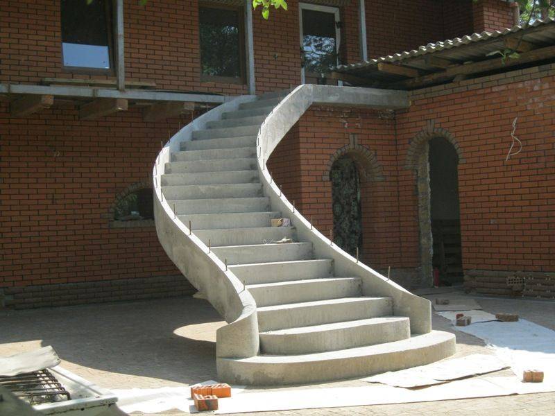 Входная бетонная лестница своими руками (устройство, изготовление)