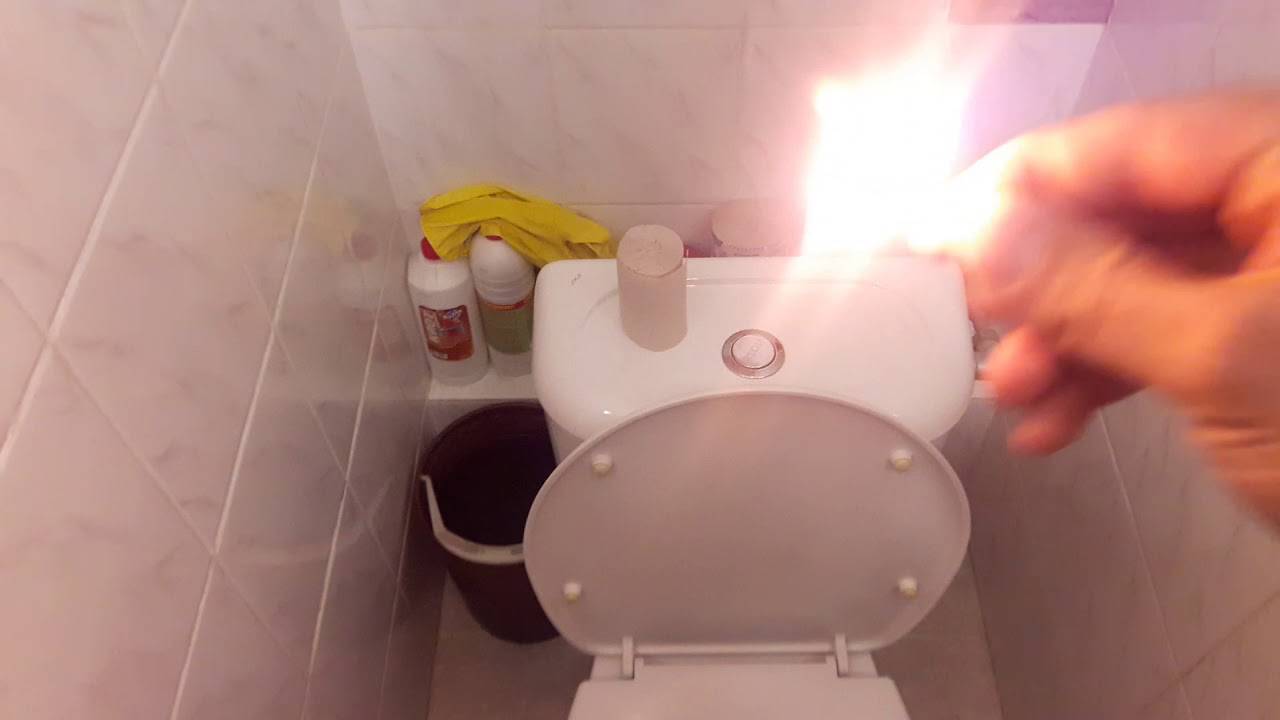 Запах канализации в туалете: почему возникает, как избавиться?