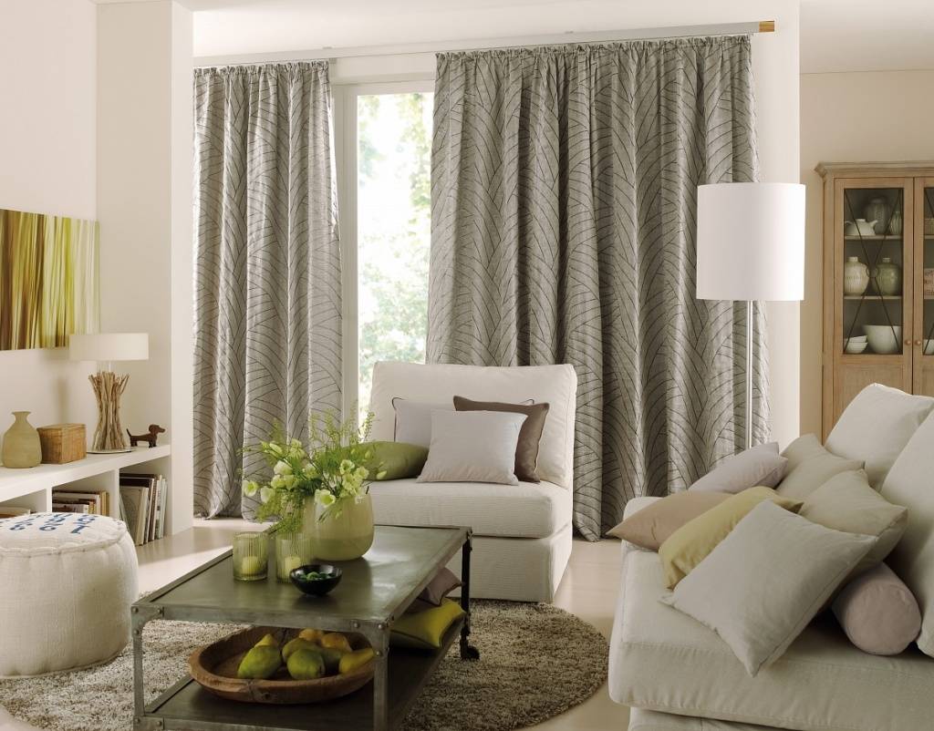 Серые шторы в гостиной – строгие нотки для изысканной атмосферы