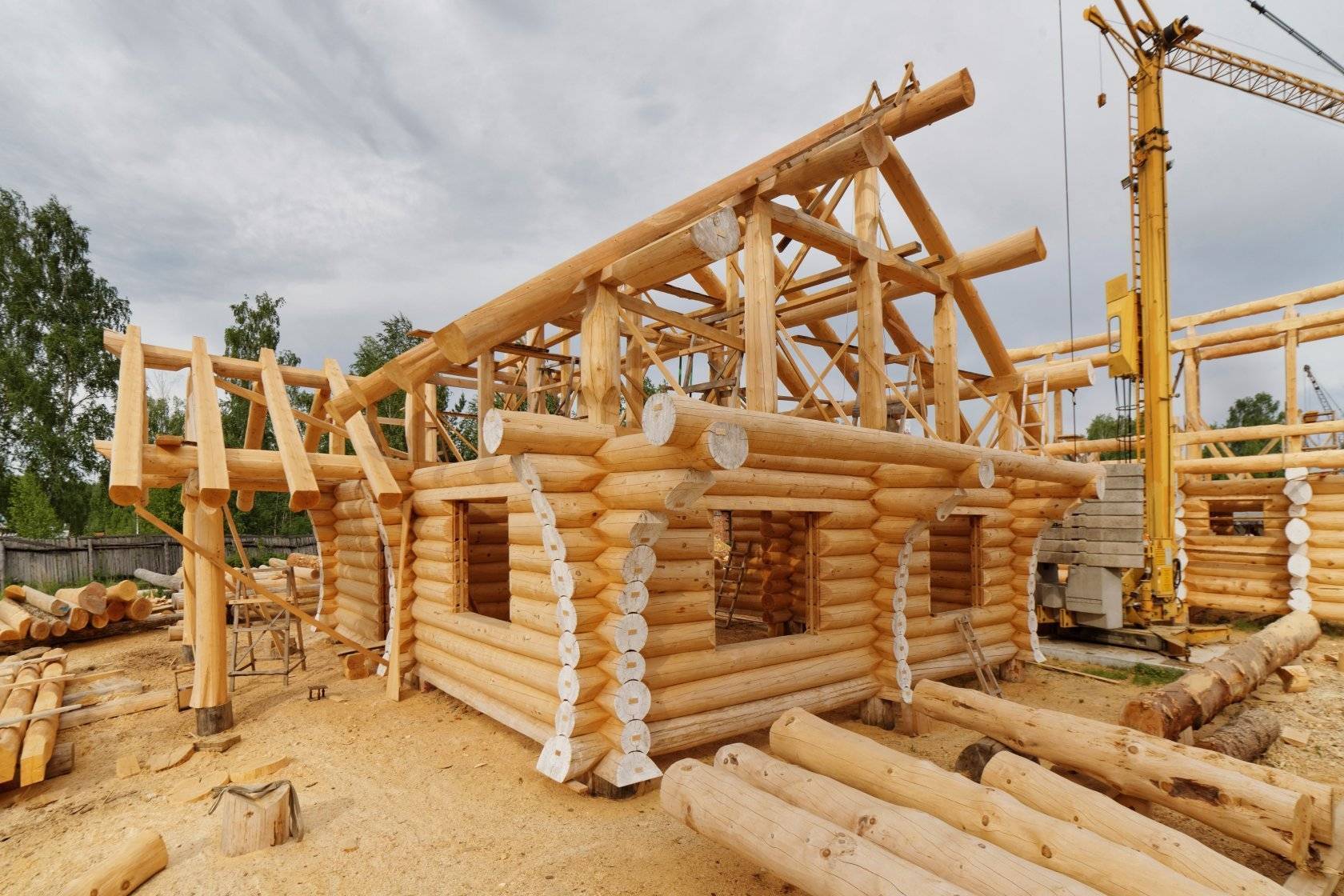 Какой дом лучше кирпичный или деревянный: экологичное здание, постройка более пригодная для жизни 