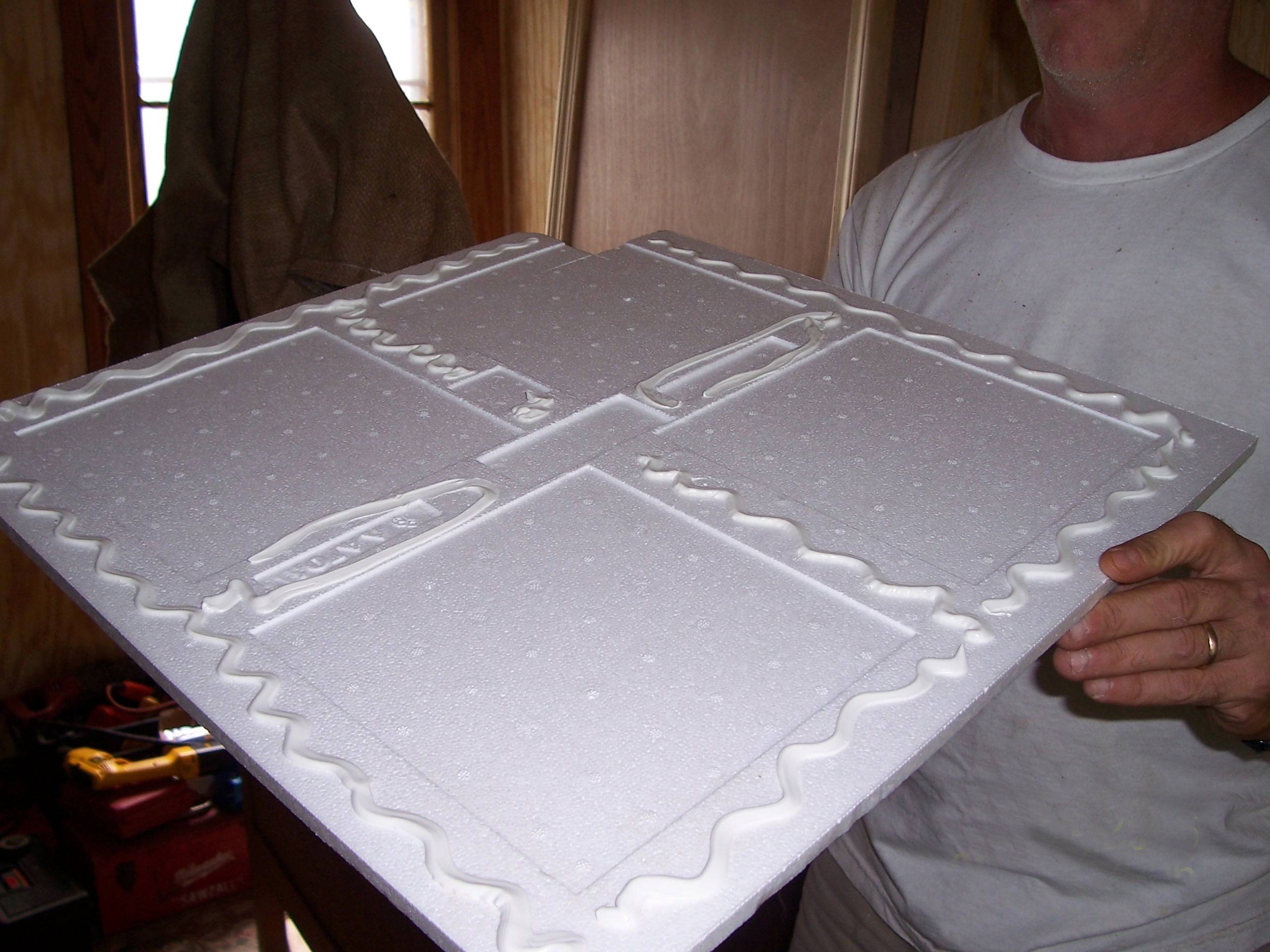 Как клеить потолочные плитки из пенопласта