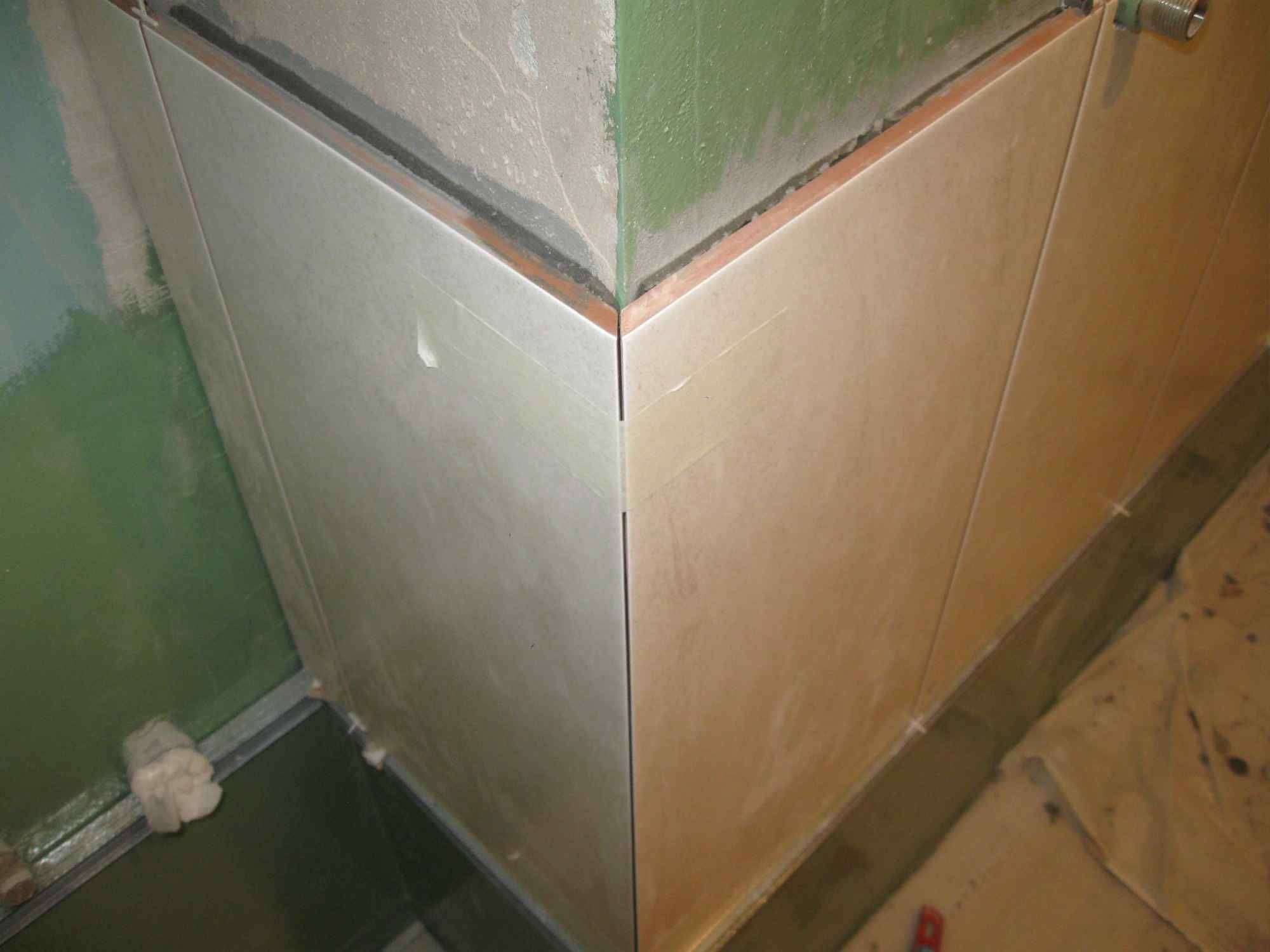 Виды и особенности использования уголков для плитки, пошаговая инструкция по установке тримов в ванной комнате