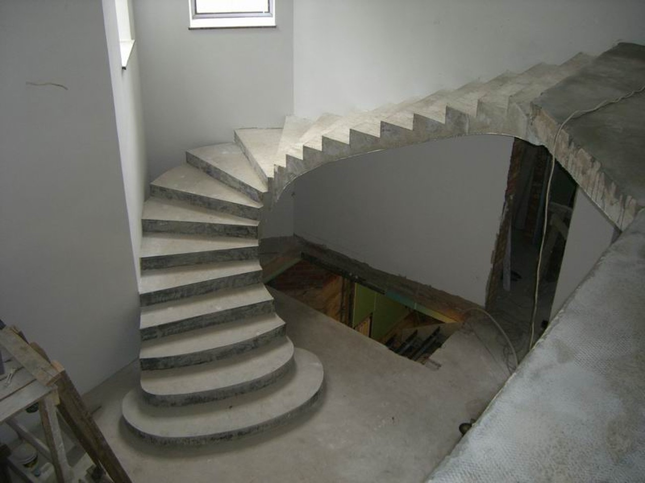Лестницы монолитные из бетона: этапы изготовления