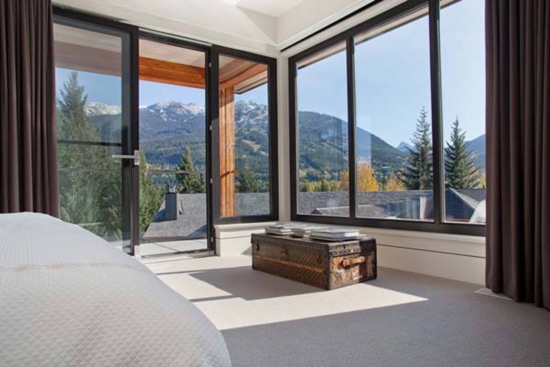 Дизайн квартир с угловым окном + фото - мега дом