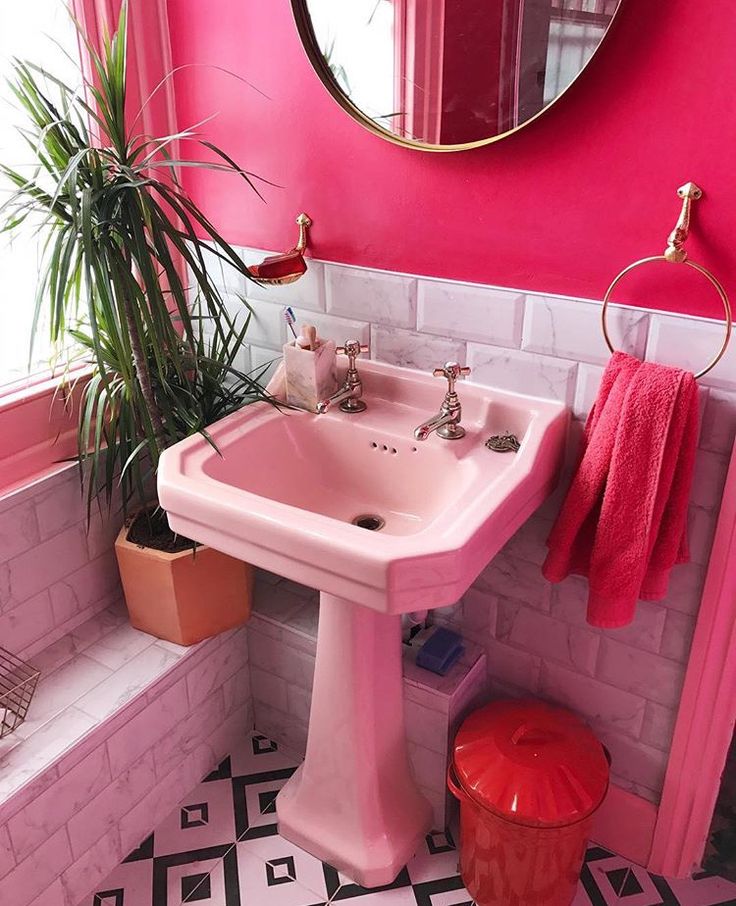 Как оформить ванную в розовом цвете