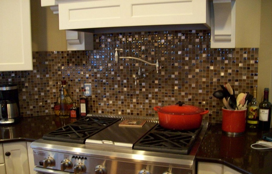 Плитка мозаика для кухни на фартук (150 фото): красивые идеи и новинки дизайна. советы по выбору и укладке плитки