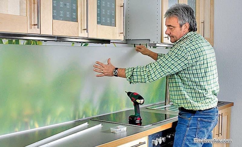 Как закрепить стеновую панель на кухне: способы установки своими руками