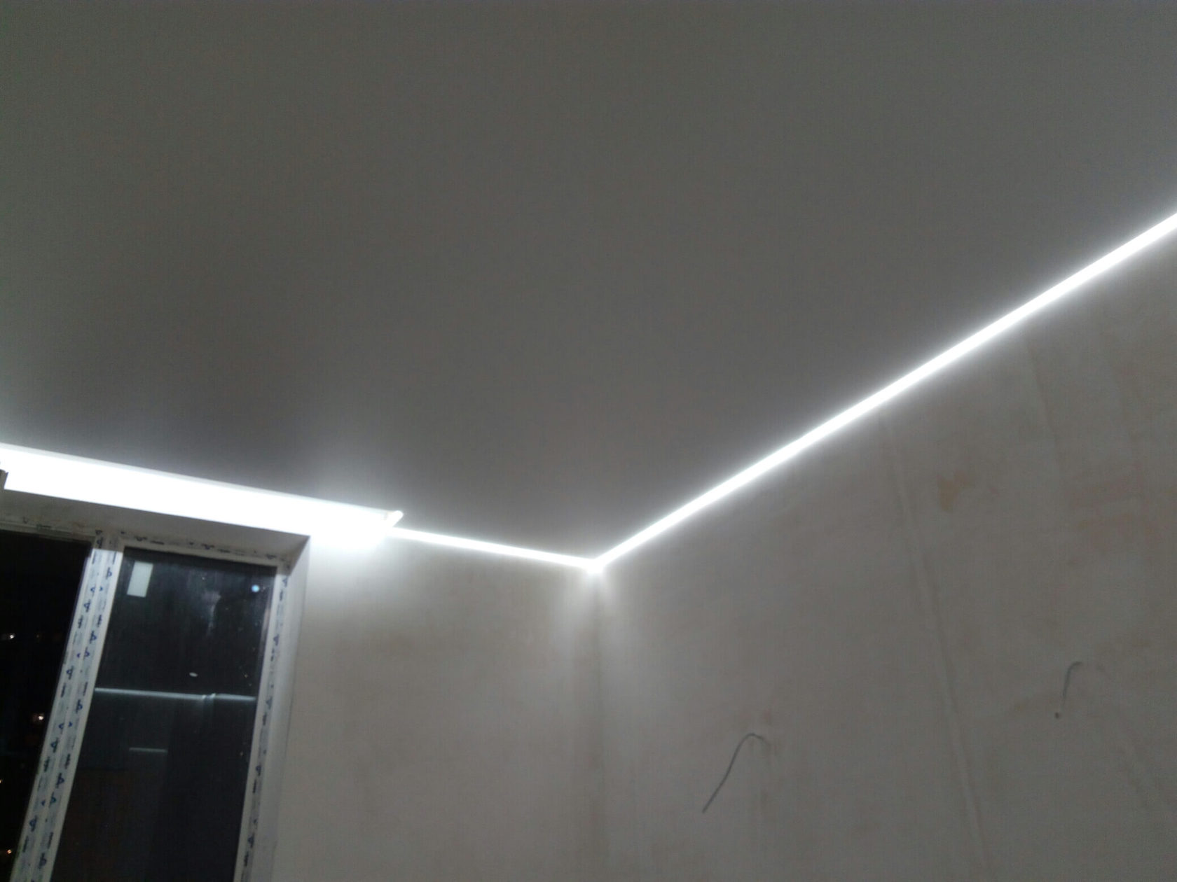 Парящий потолок из гипсокартона с подсветкой: 41 фото как их можно сделать в лучшем виде