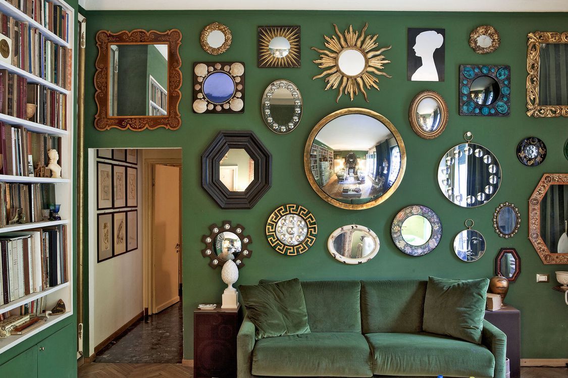 Зеркало-солнышко – как одно из самых популярных дизайнерских решений разнообразит ваш интерьер.