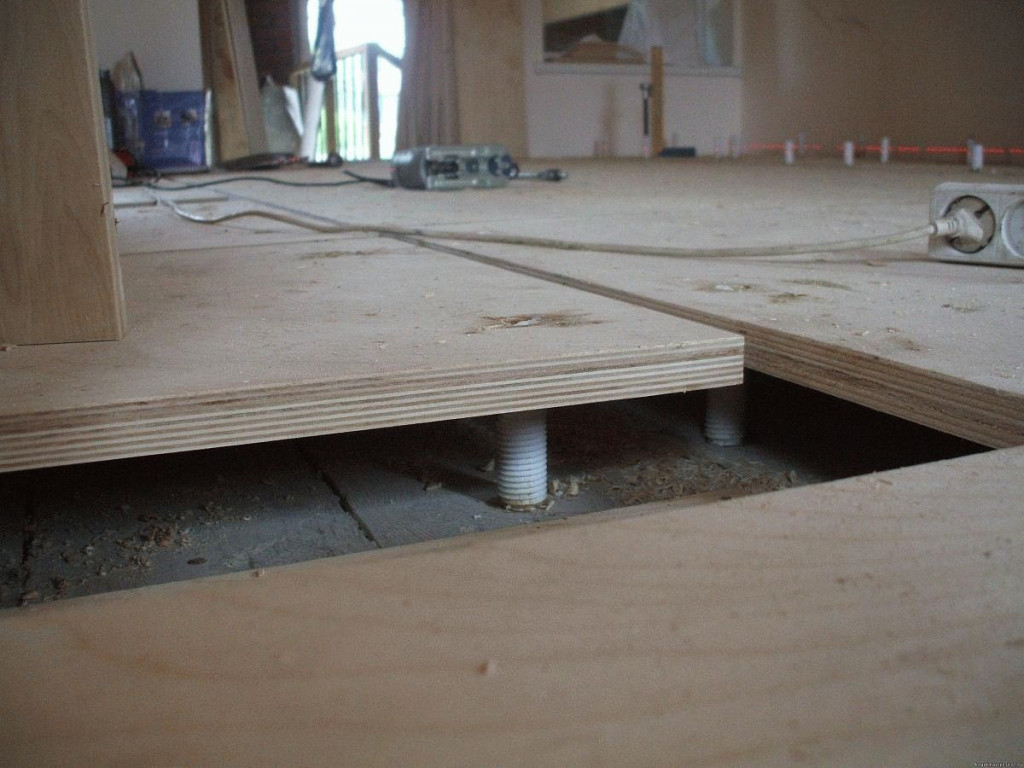 Как сделать стяжку пола на деревянный пол в частном доме своими руками? инструкция +видео