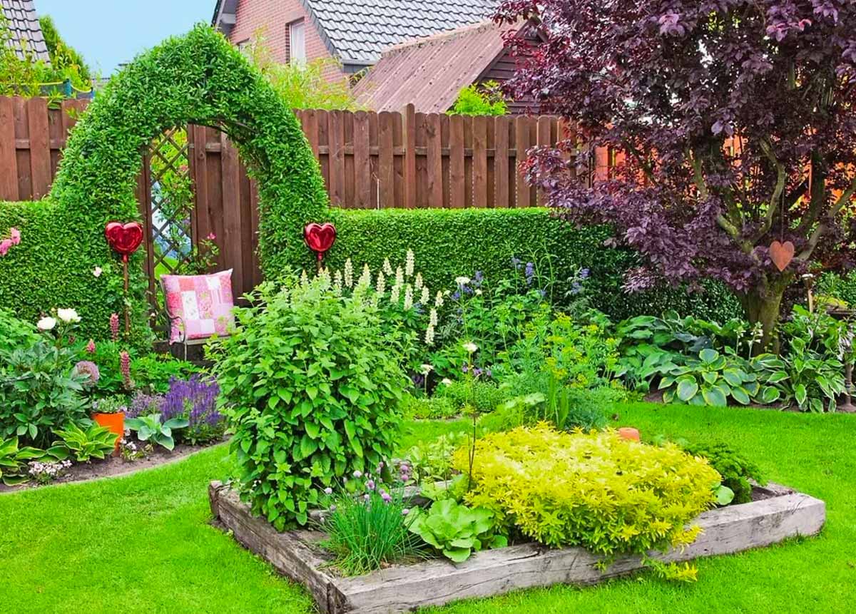 Садовые поделки - 105 фото как просто и быстро из подручных материалов украсить сад или участок
