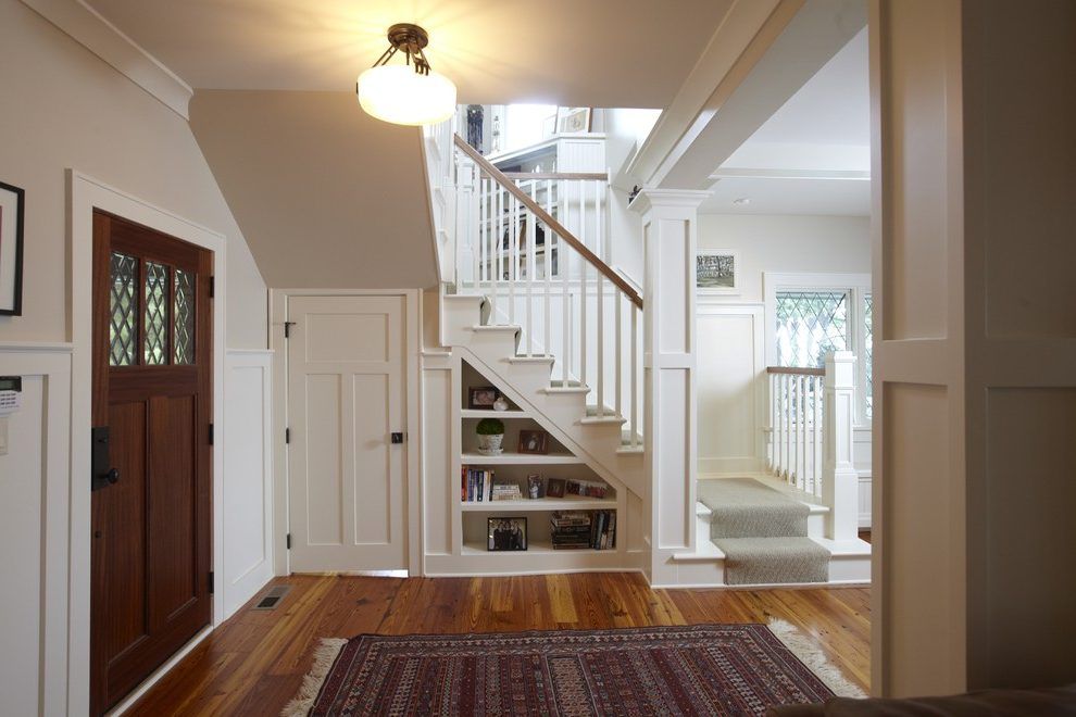 Дизайн прихожей с лестницей в частном доме – выбор отделочных материалов и способа оформления пространства