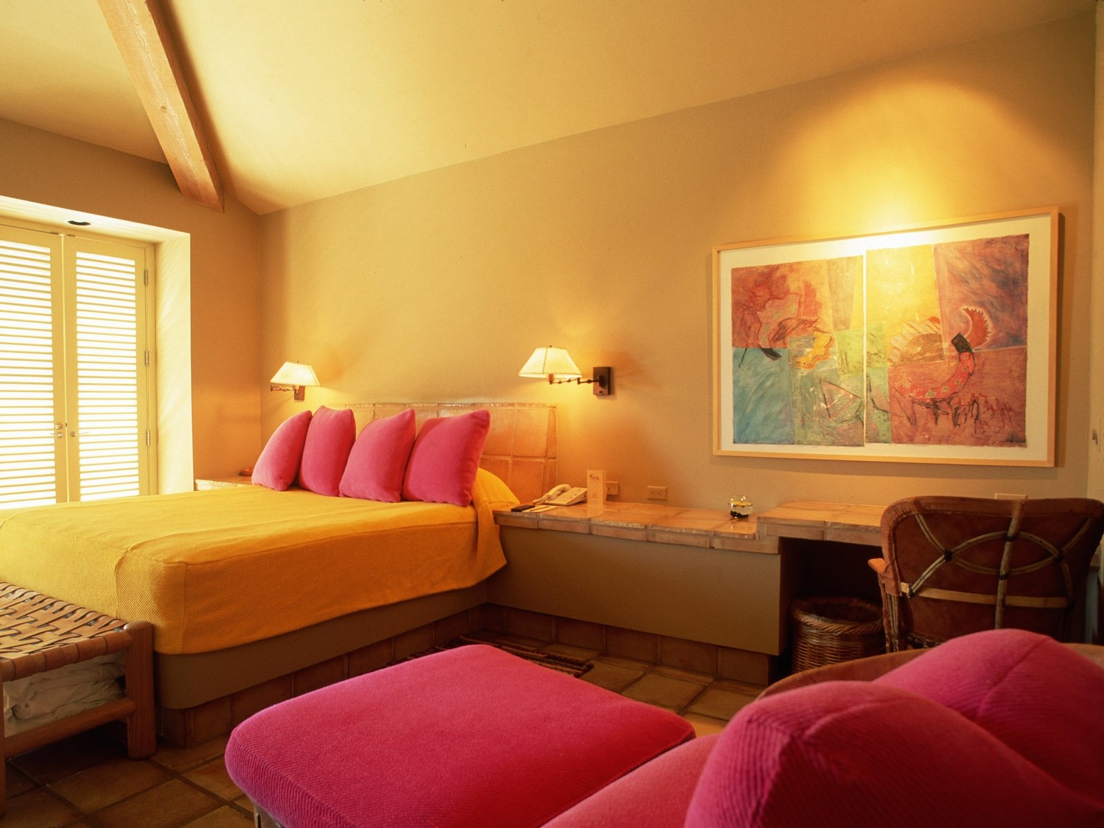 Интерьер спальни в теплых тонах: фото и 4 цветовых категории