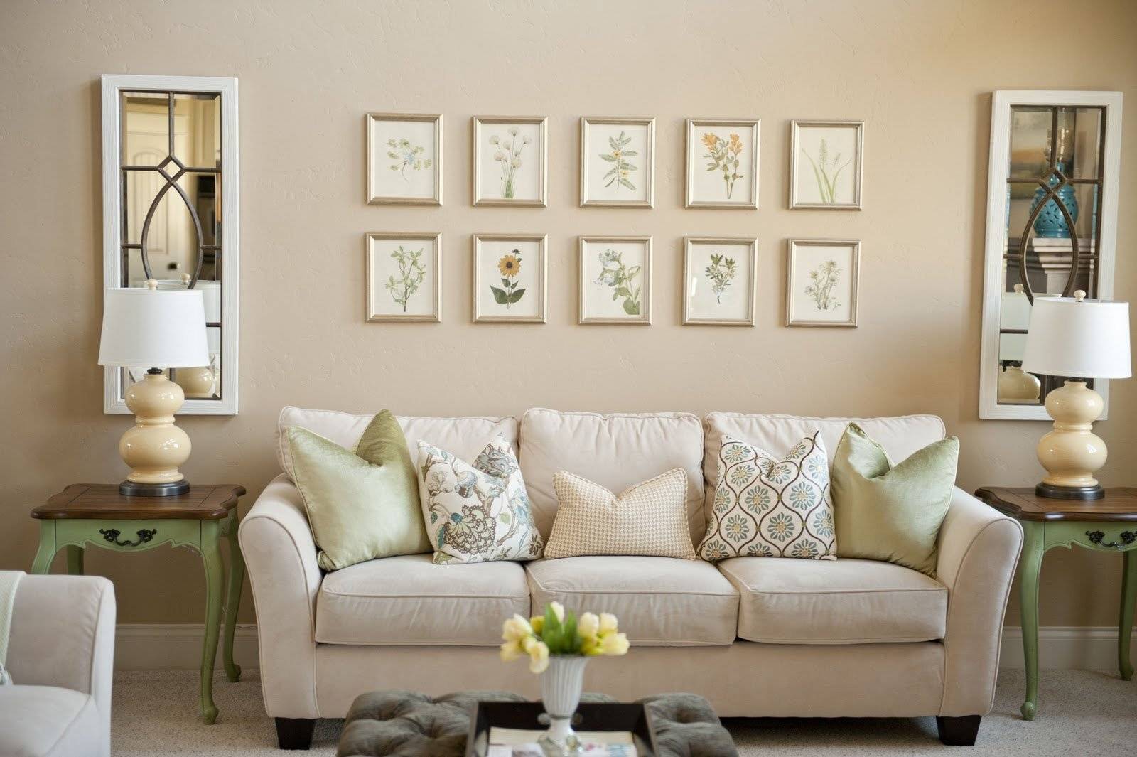 15 идей стильного оформления стены за диваном