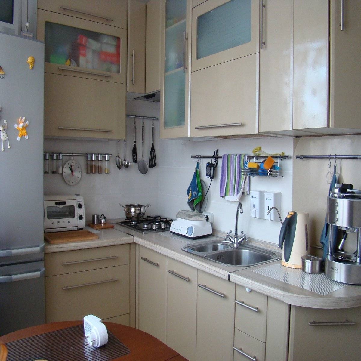 Кухня в брежневке – гид по дизайну, 30 фото и 6 вариантов перепланировки