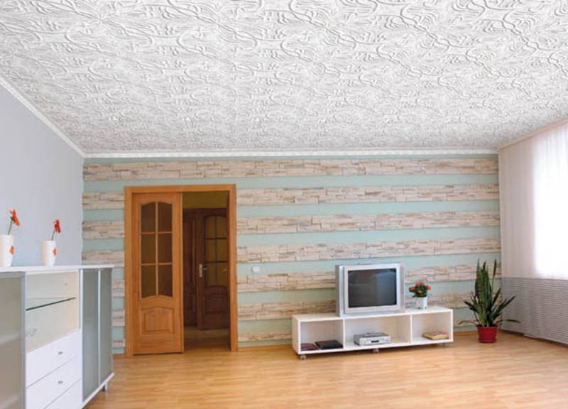 Какие лучше сделать потолки в квартире: подешевле, фото, новостройке, кухне