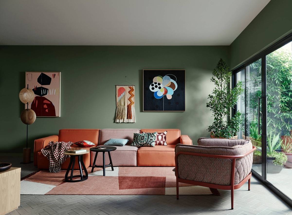 Каким цветом красить стены в квартире, используя разнообразные краски и палитры колеров серого, синего, фиолетового или зеленого?