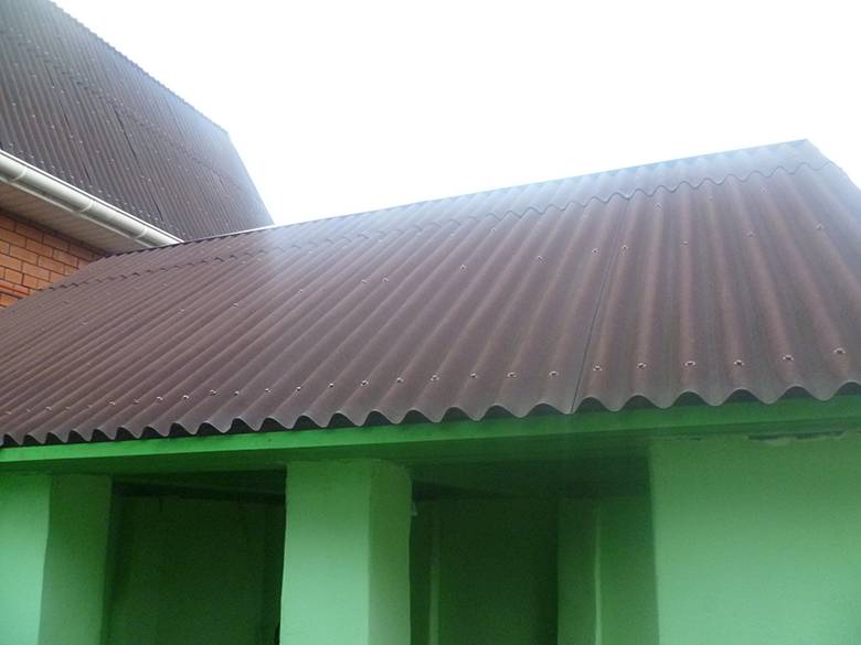 Что лучше металлочерепица или ондулин: профнастил для крыши