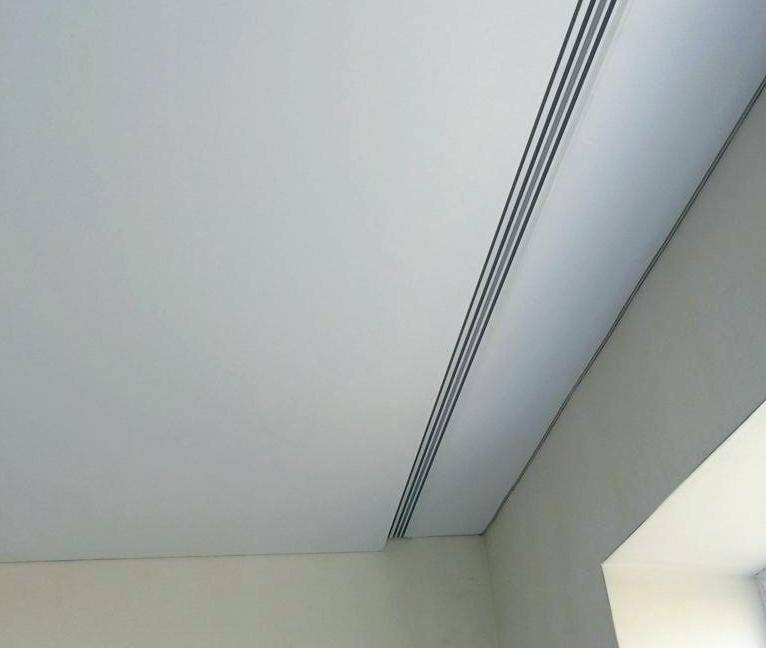 Ниша для штор в натяжном потолке, ее плюсы и минусы, область применения.
